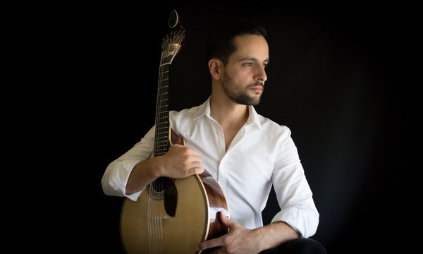 henrique_fraga___foto_de_joana_ribeiro___a_nossa_guitarra