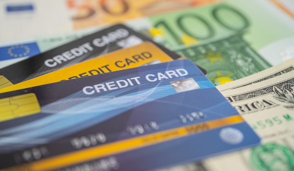 Gastos com Cartões Bancários Estrangeiros