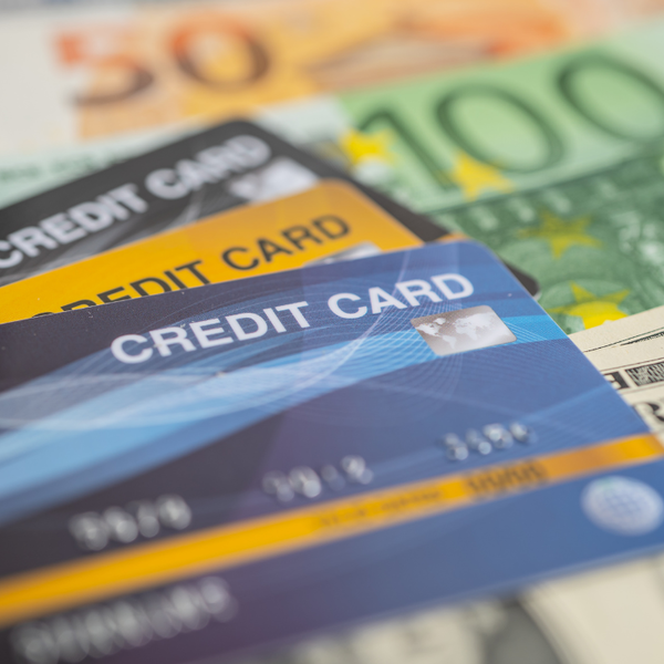 Gastos com Cartões Bancários Estrangeiros