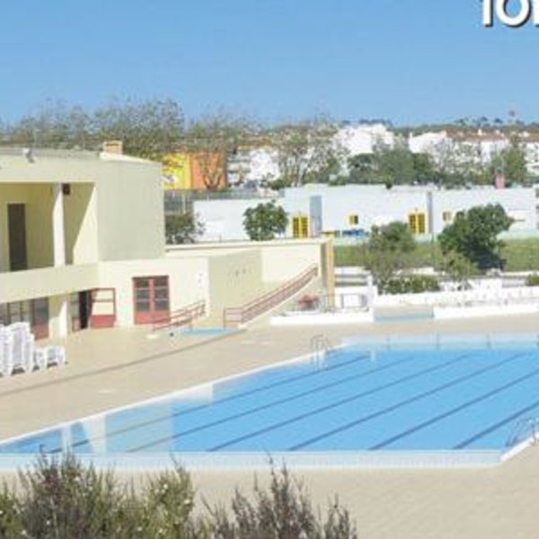 Piscinas exteriores do Parque Desportivo Municipal de Mafra