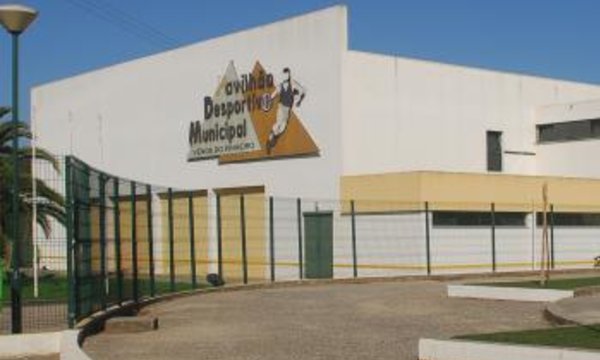 pavilhao_desportivo_municipal_da_venda_do_pinheiro_1