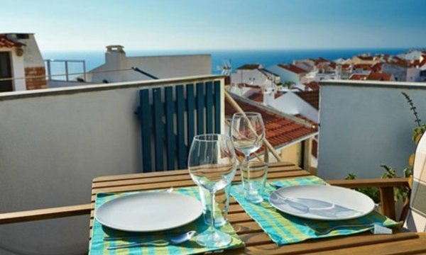 in_the_center_by_the_sea___ericeira