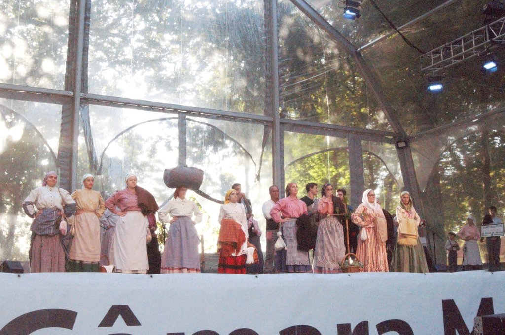 Grupo Folclórico Os saloios da Póvoa da Galega (2)