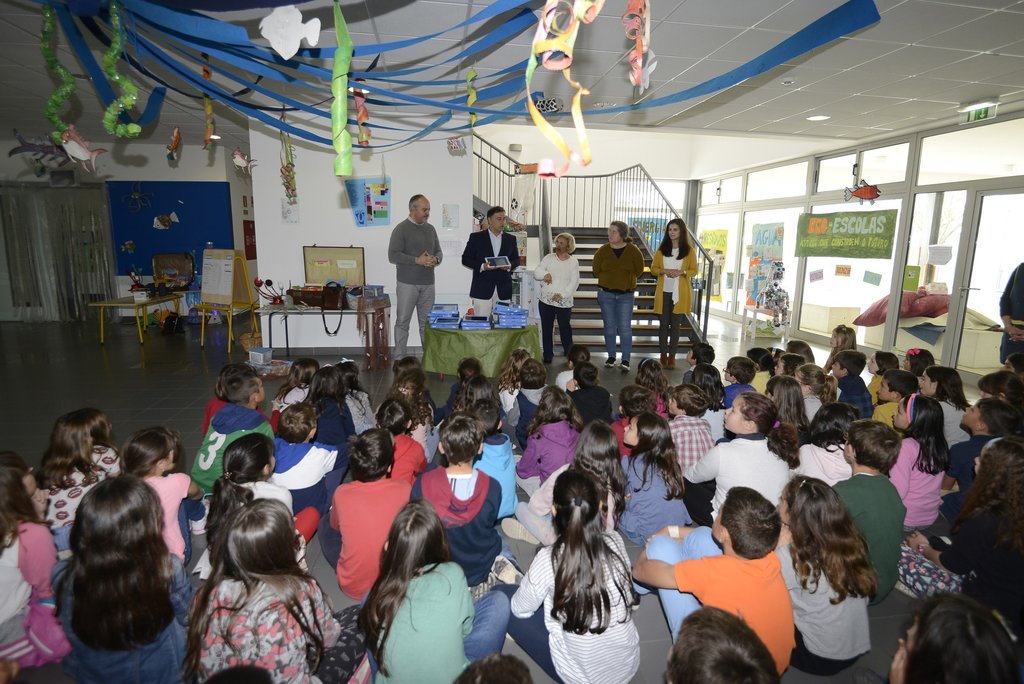 Equipamento informático para escolas (3)