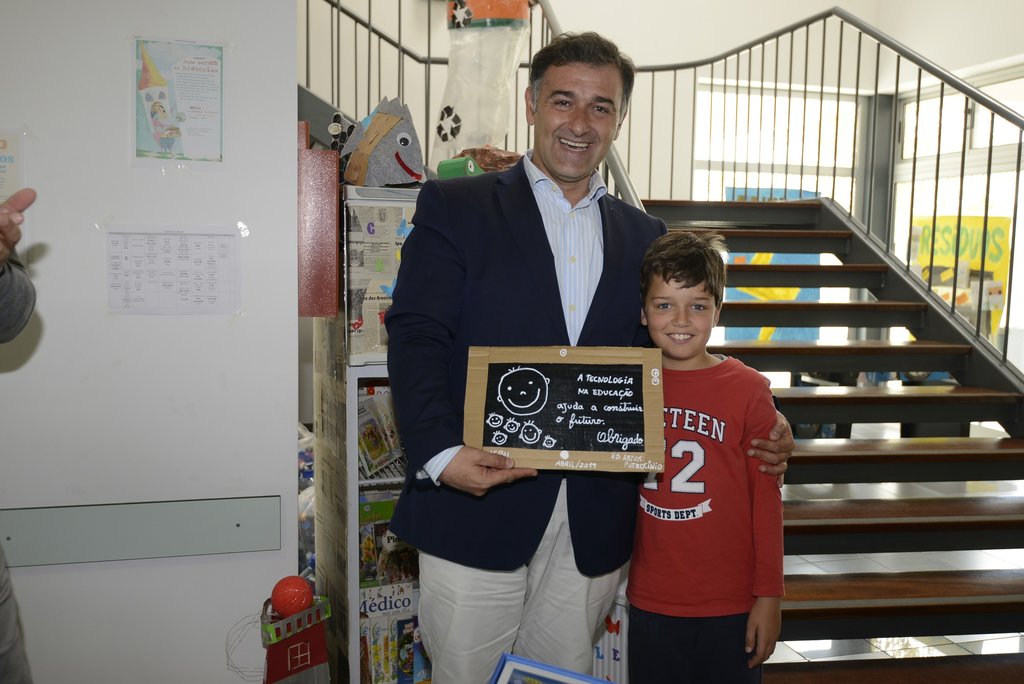 Equipamento informático para escolas (7)
