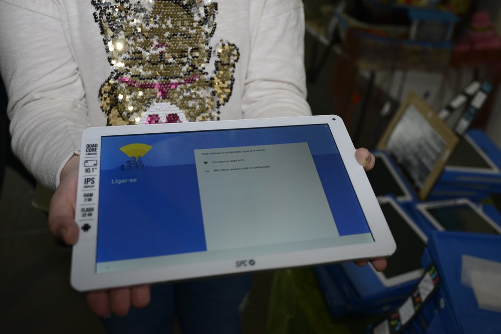 Equipamento informático para escolas (4)