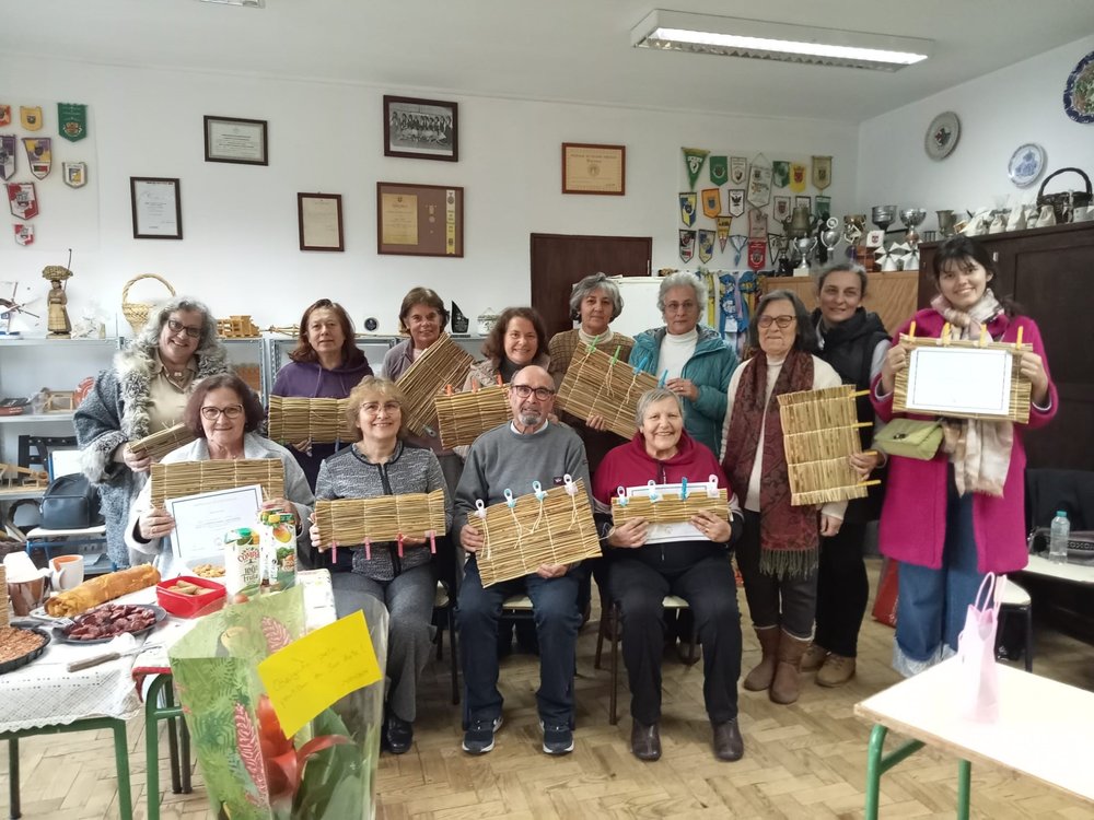 Artes e Idades - Oficinas Intergeracionais