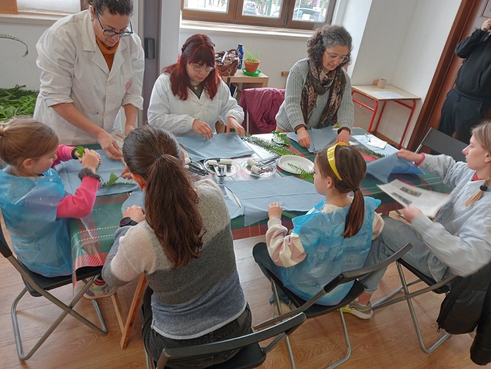 Artes e Idades - Oficinas Intergeracionais